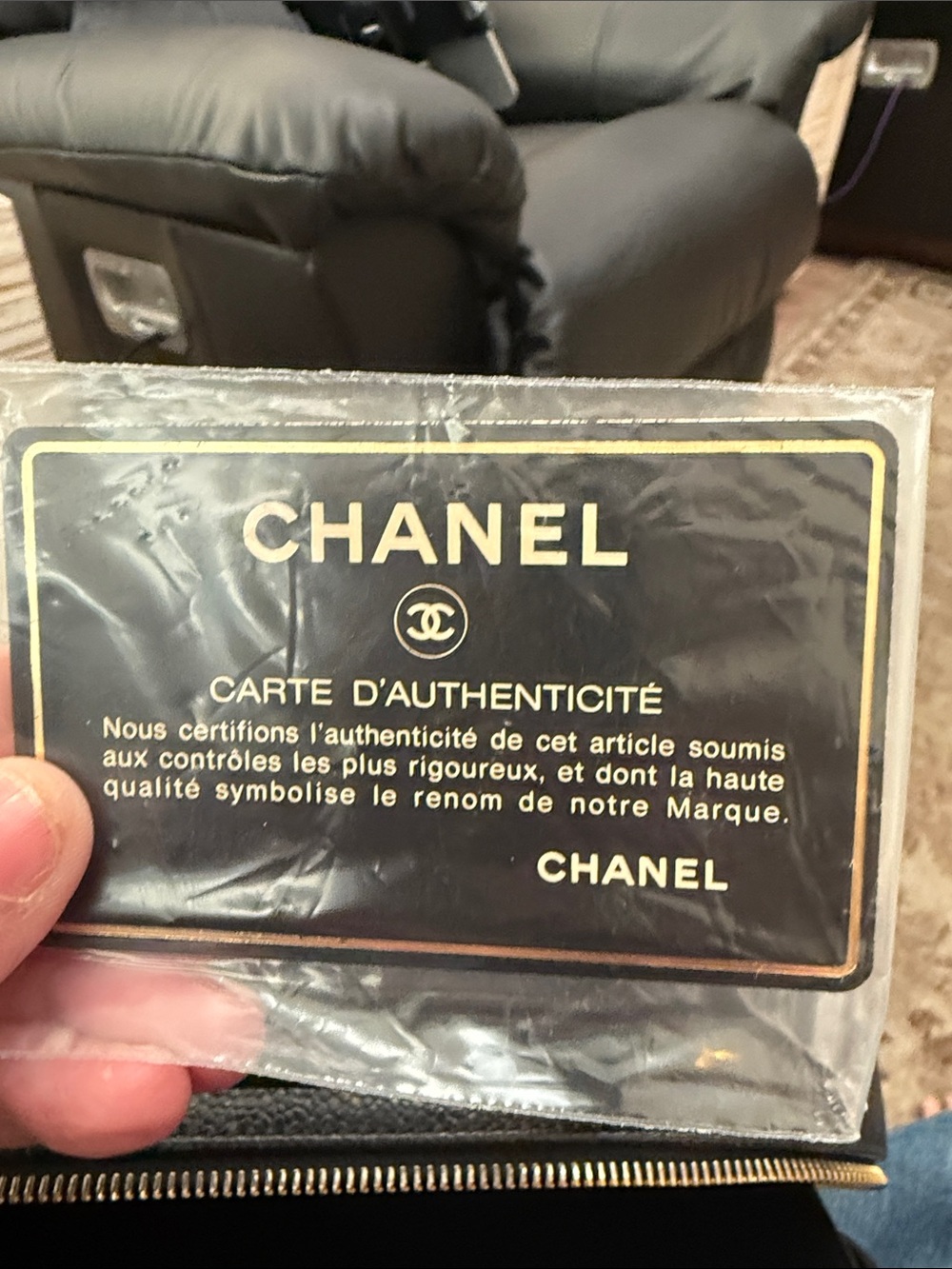 Pre owned luxury CHANEL Black Quilted CC Vanity Bag with Gold Hardware - Picture 10 of 12